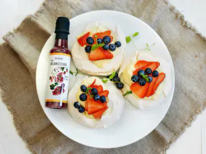 Hovedbilde Kremet balsamicoeddik med granateple og jordbær ...